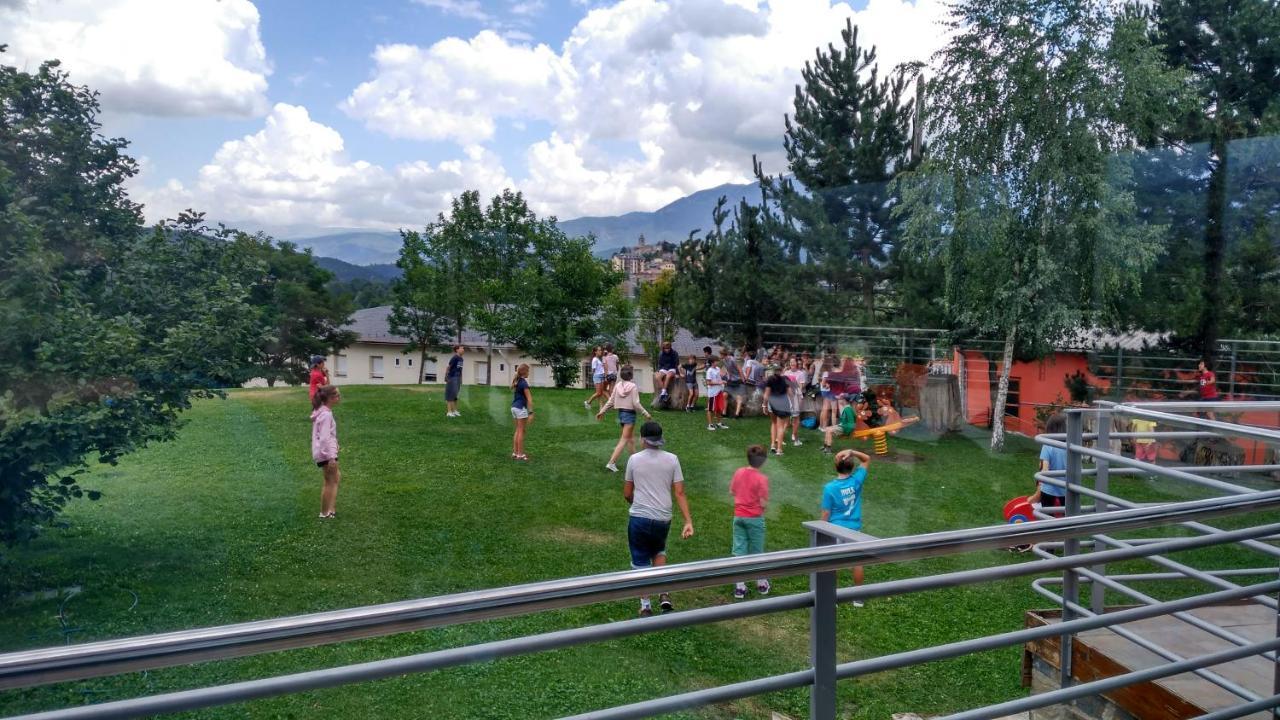 Alberg La Bruna Bellver De Cerdanya Eksteriør billede